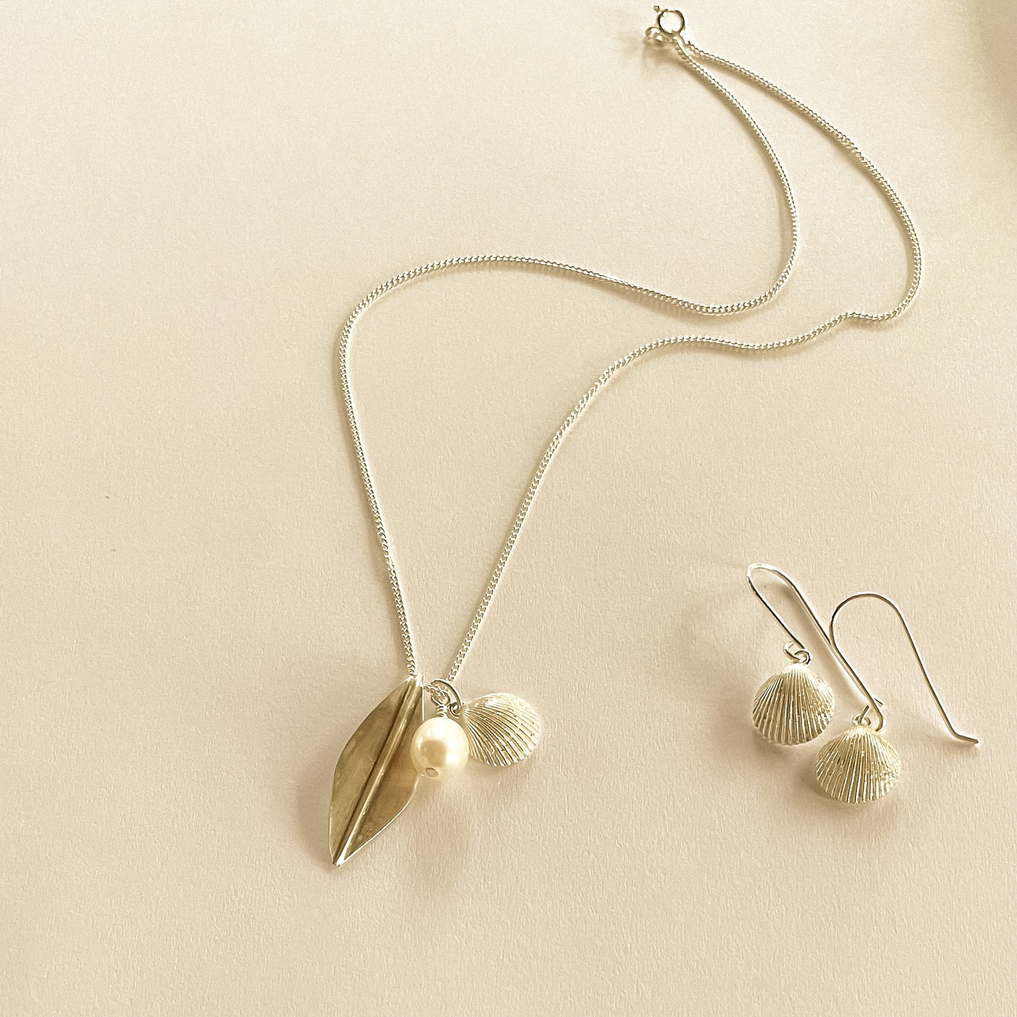 Tiny Livi earrings