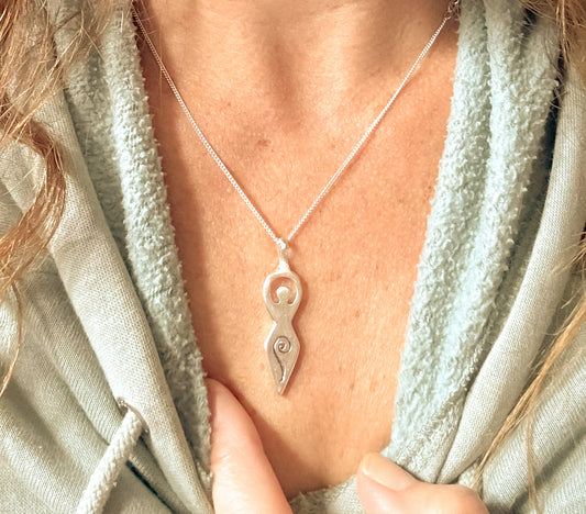Maeve necklace